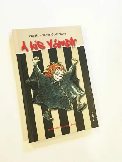 Angela Sommer-Bodenburg: A kis vámpír